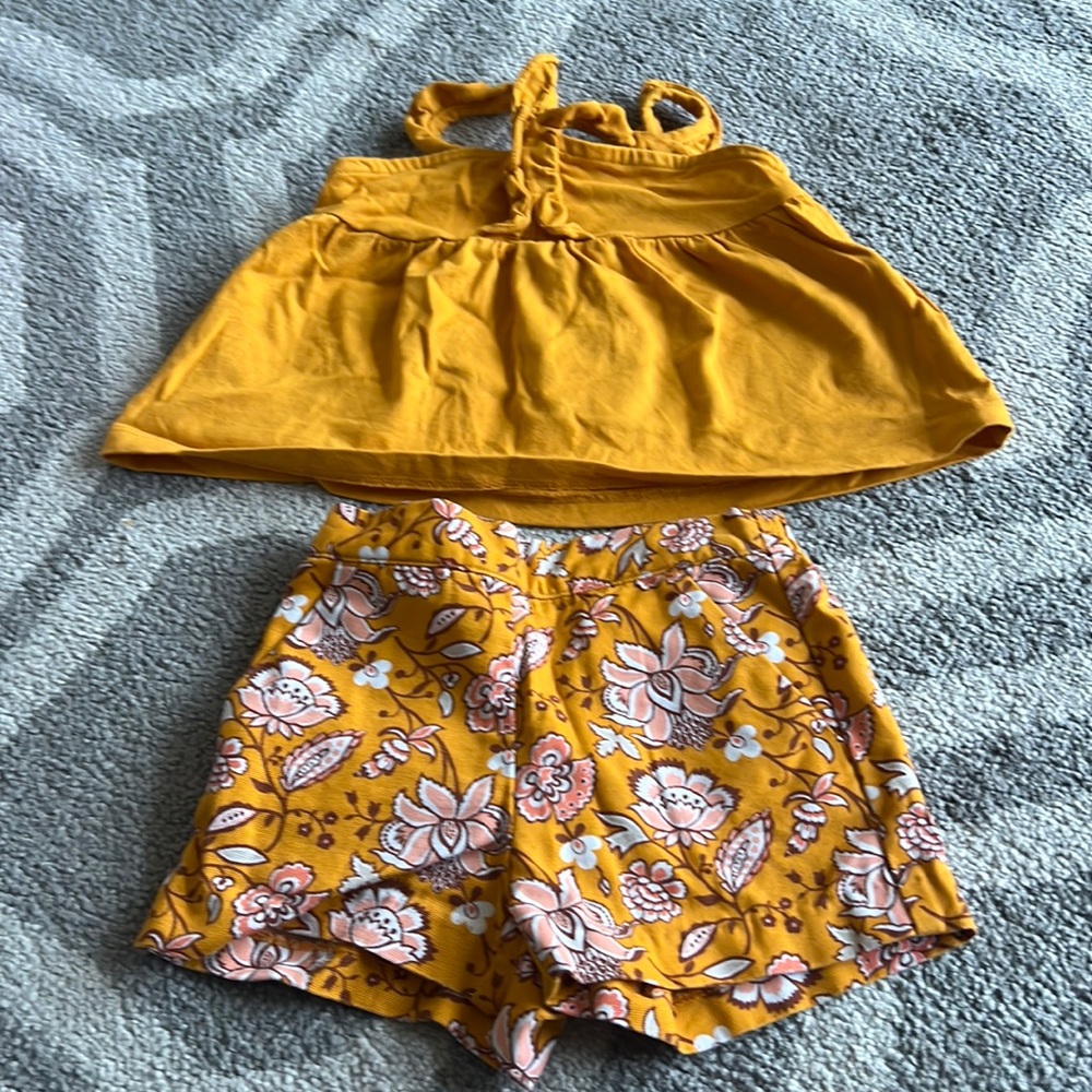 Janie & Jack top and short outfit, like new; 12-18 months